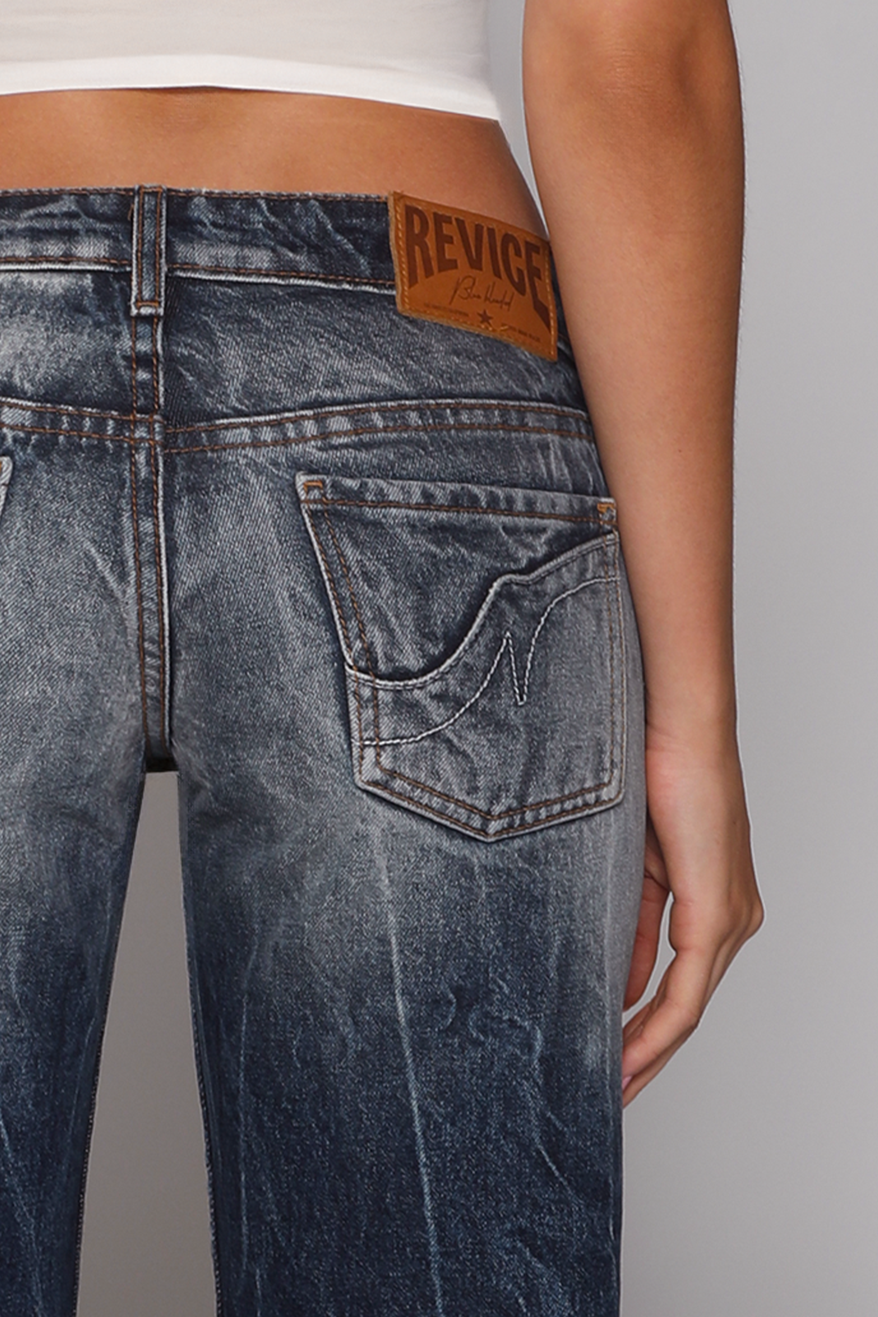 VICTORIA JEAN / DEEP SEA